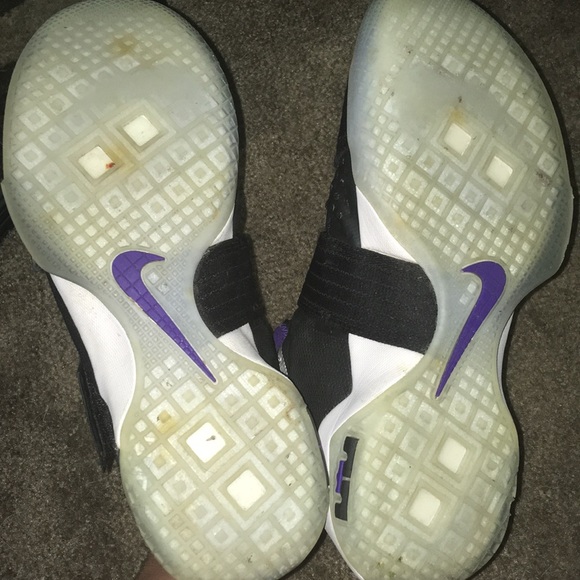 Lebron Solider 10 Basketball Shoes - Picture 4 of 5